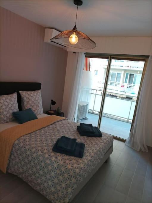 Emplacement De Premier Ordre En Bas Des Plages Et Des Commerces 주앙레핑 외부 사진
